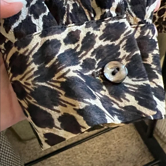 Liz Claiborne Leopard Print Silk Sheer Blouse - Picture 5 of 6